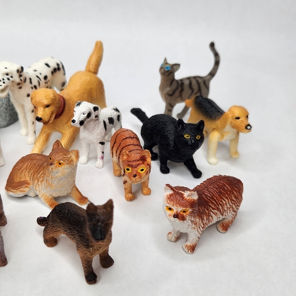 Vintage Miniature Cat and Dog Figure Lot - Picture 4 of 4